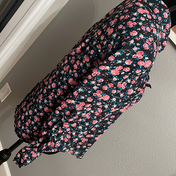Active Floral Print Blouse Perfect Shirt - Picture 4 of 13